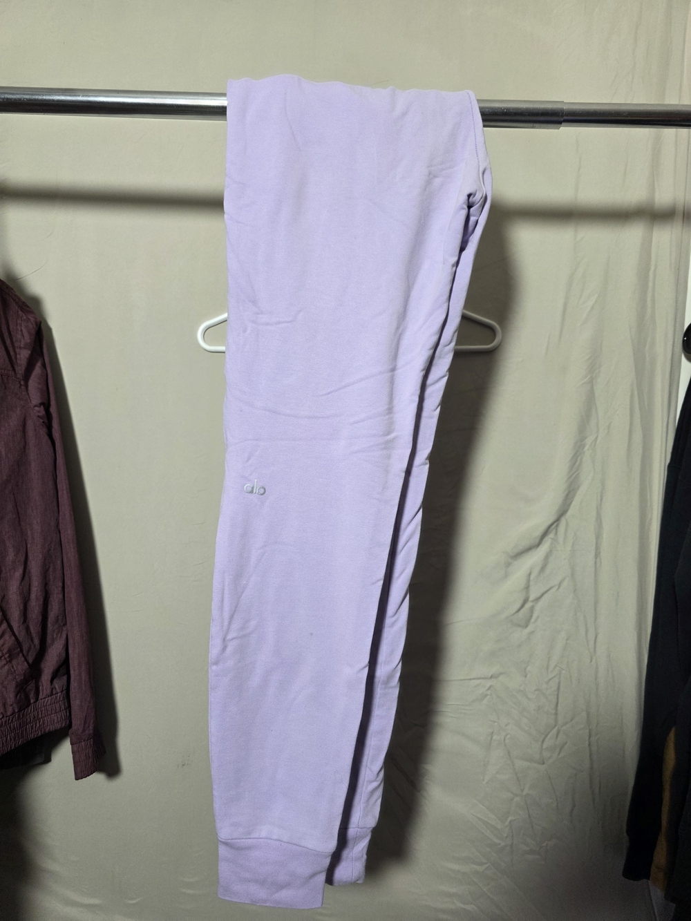 Lilac Jogger Sweatpants - Small ALO